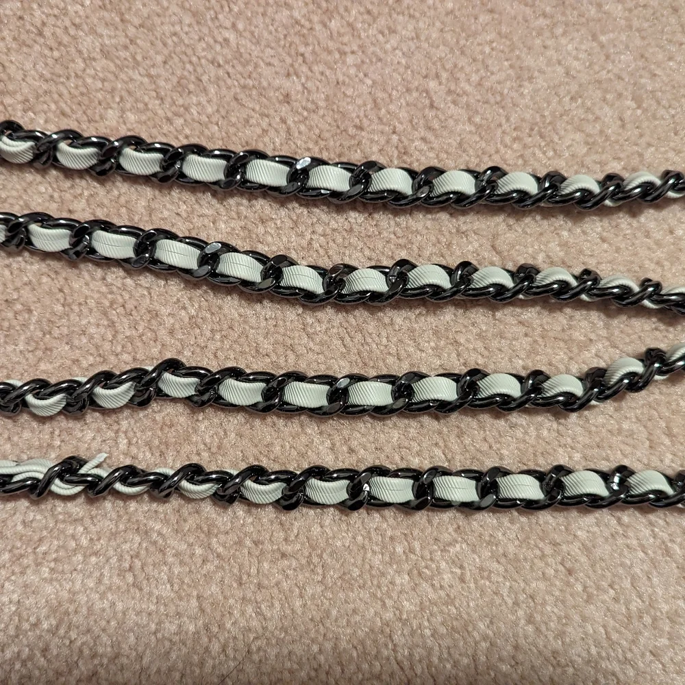 Lug SVL Quilted Flyer Crossbody Bag in Pebble - Picture 6 of 6